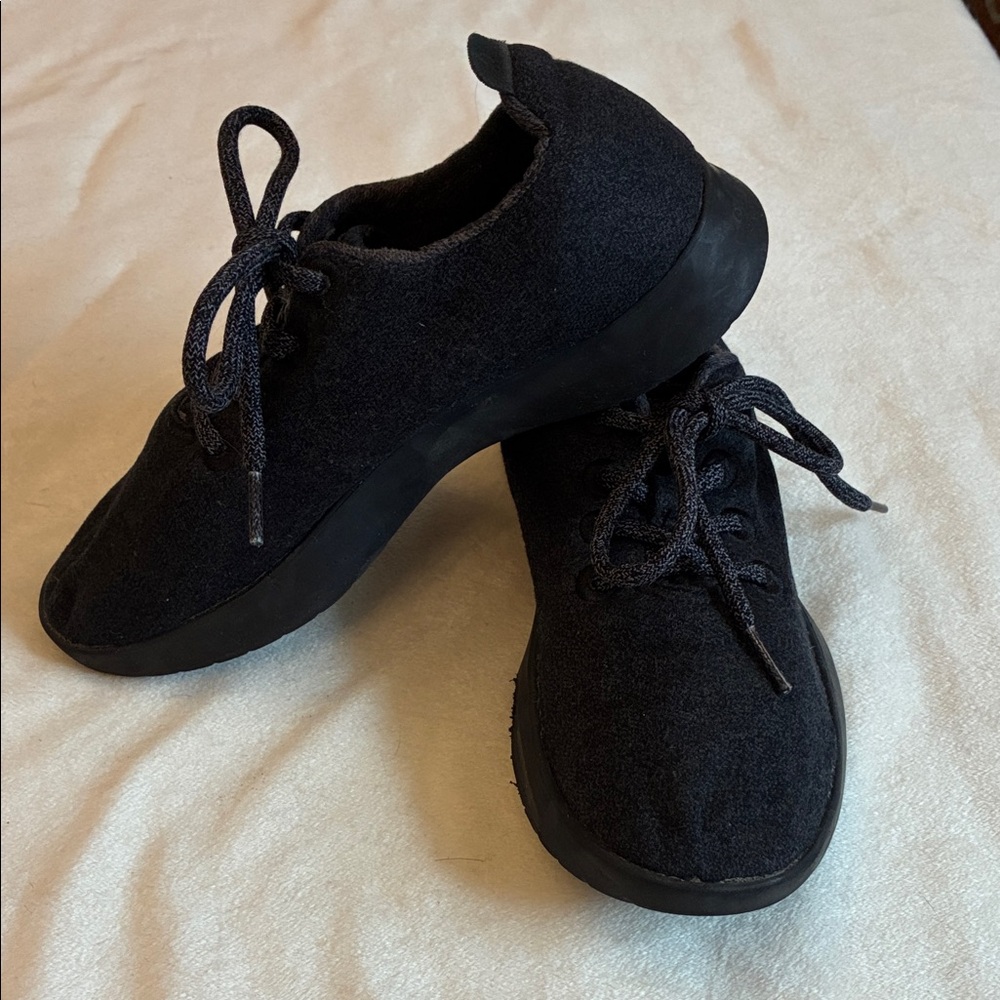 Allbirds Women's Black Sneakers size 7. Wool Runners